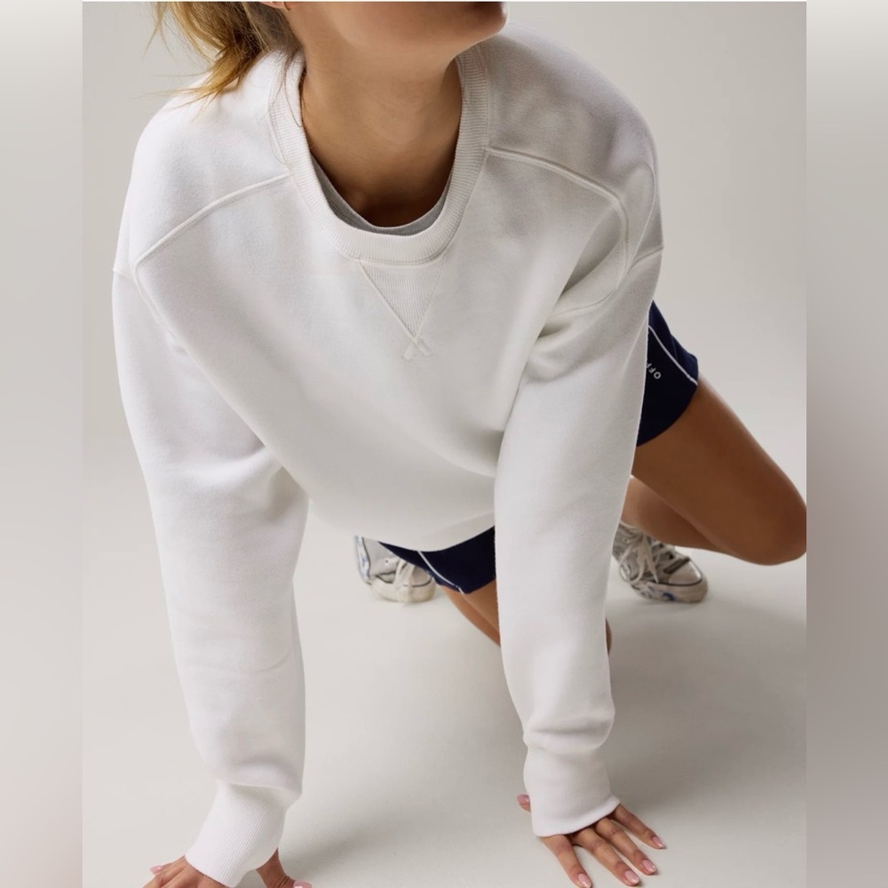 Women’s OFFLINE By Aerie Cloud Fleece Oversized Crewneck Sweatshirt, size Medium - Picture 3 of 13